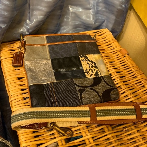 Coach - Picture 7 of 9